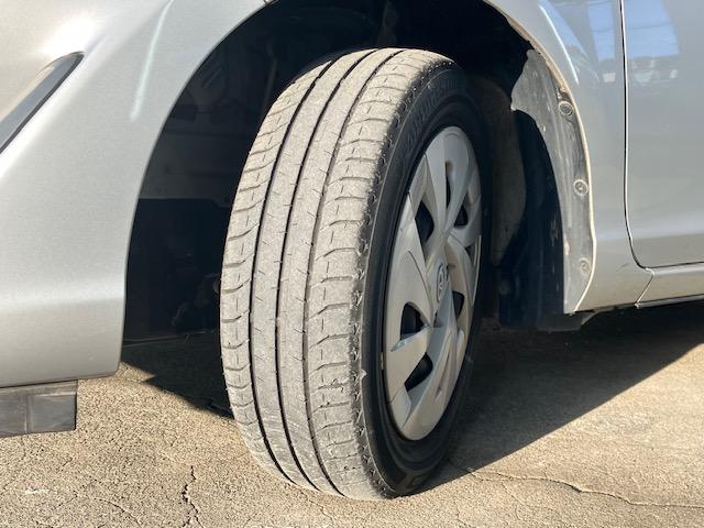 アクア Ｓビジネスパッケージ　衝突軽減　レーンキープ　障害物センサー　ナビ　ワンセグ　Ｂカメラ　ＥＴＣ　Ｉストップ　キーレス　禁煙車　ＡＢＳ　オートハイビーム　電格ミラー　ＣＤ　運転席エアバッグ　助手席エアバッグ（22枚目）