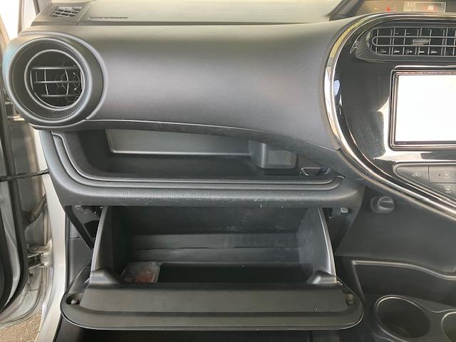 アクア Ｓビジネスパッケージ　衝突軽減　レーンキープ　障害物センサー　ナビ　ワンセグ　Ｂカメラ　ＥＴＣ　Ｉストップ　キーレス　禁煙車　ＡＢＳ　オートハイビーム　電格ミラー　ＣＤ　運転席エアバッグ　助手席エアバッグ（28枚目）