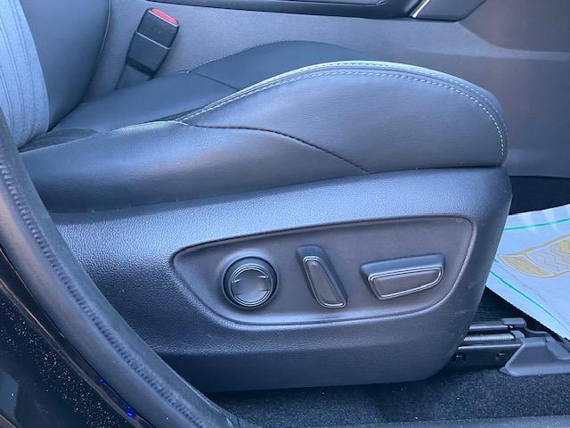 ハリアー Ｚ　４ＷＤ　衝突軽減　レーンキープ　障害物センサー　オートクルーズ　電動リアゲート　ハーフレザー　パワーシート　ナビ　フルセグ　Ｂカメラ　Ｂｌｕｅｔｏｏｔｈオーディオ　ＥＴＣ２．０　１９インチＡＷ（29枚目）