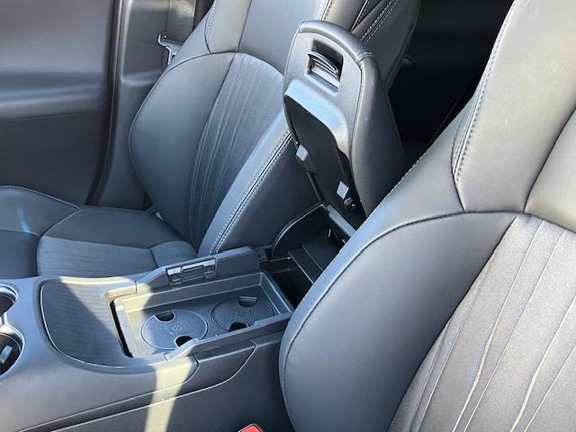 ハリアー Ｚ　４ＷＤ　衝突軽減　レーンキープ　障害物センサー　オートクルーズ　電動リアゲート　ハーフレザー　パワーシート　ナビ　フルセグ　Ｂカメラ　Ｂｌｕｅｔｏｏｔｈオーディオ　ＥＴＣ２．０　１９インチＡＷ（31枚目）