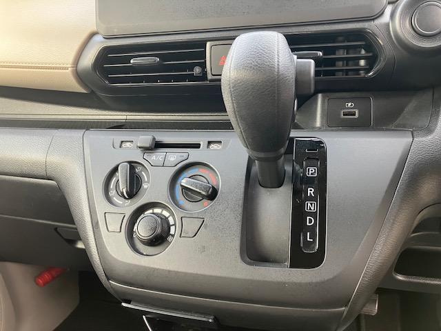 デイズ Ｓ　衝突軽減　レーンキープ　障害物センサー　ナビ　フルセグ　Ｂｌｕｅｔｏｏｔｈオーディオ　ＥＴＣ　Ｉストップ　キーレス　禁煙車　ＡＢＳ　電格ミラー　ベンチシート　ＣＤ　ＤＶＤ再生　運転席エアバッグ（8枚目）