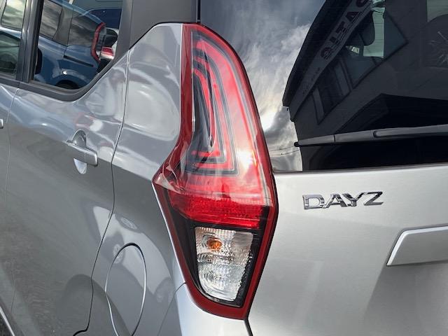 デイズ Ｓ　衝突軽減　レーンキープ　障害物センサー　ナビ　フルセグ　Ｂｌｕｅｔｏｏｔｈオーディオ　ＥＴＣ　Ｉストップ　キーレス　禁煙車　ＡＢＳ　電格ミラー　ベンチシート　ＣＤ　ＤＶＤ再生　運転席エアバッグ（50枚目）