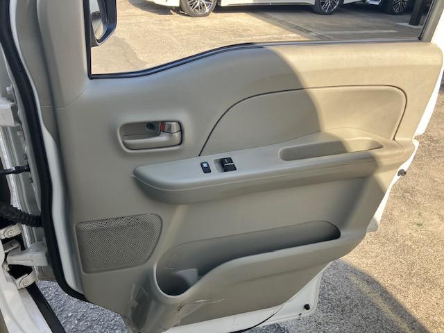 エブリイ PC 衝突軽減 レーンキープ 両側スライド ナビ Bカメラ キーレス 禁煙車 ABS 運転席エアバッグ 助手席エアバッグ サイドエアバッグ エアコン パワーウィンドウ パワーステアリング(11枚目)