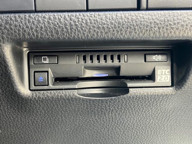 ハリアー Ｚ　レザーパッケージ　衝突軽減　レーンキープ　障害物センサー　アダプティブクルーズ　革シート　シートヒーター　パワーシート　電動リアゲート　ナビ　フルセグ　Ｂカメラ　Ｂｌｕｅｔｏｏｔｈオーディオ　ＥＴＣ２．０（6枚目）