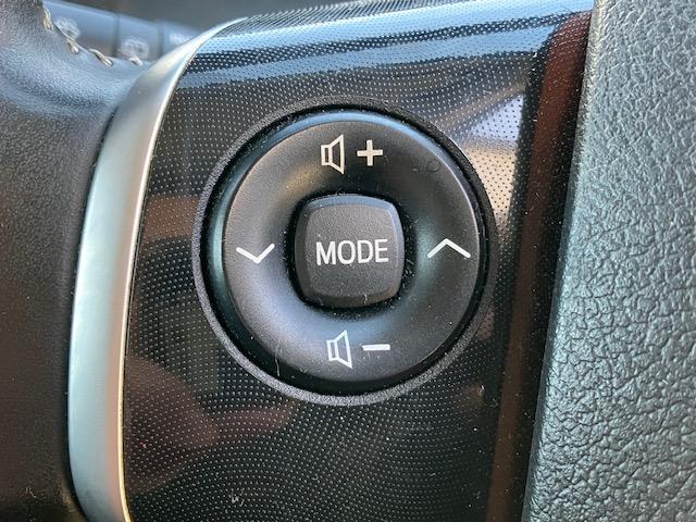 シエンタ ファンベースＧ　衝突軽減　レーンキープ　両側電動　ナビ　フルセグ　Ｂカメラ　Ｂｌｕｅｔｏｏｔｈオーディオ　ＥＴＣ２．０　Ｉストップ　スマキー　禁煙車　ＡＢＳ　オートハイビーム　電格ミラー　ＣＤ（8枚目）