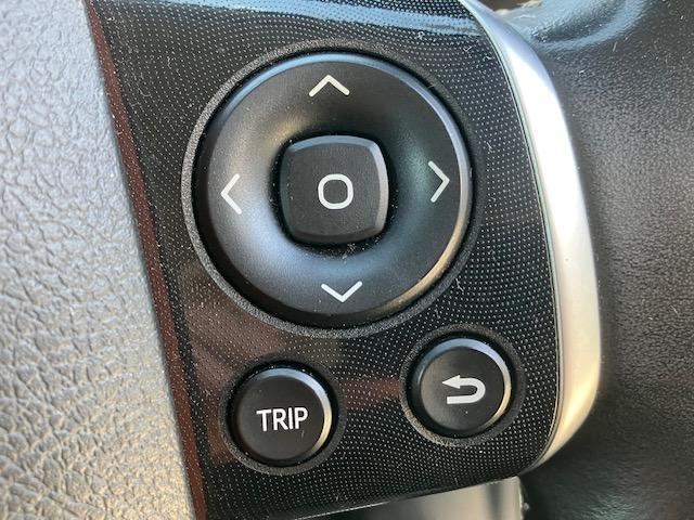 シエンタ ファンベースＧ　衝突軽減　レーンキープ　両側電動　ナビ　フルセグ　Ｂカメラ　Ｂｌｕｅｔｏｏｔｈオーディオ　ＥＴＣ２．０　Ｉストップ　スマキー　禁煙車　ＡＢＳ　オートハイビーム　電格ミラー　ＣＤ（9枚目）