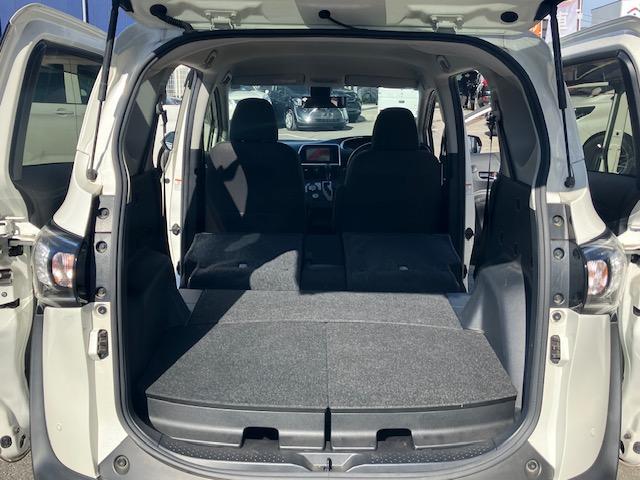 シエンタ ファンベースＧ　衝突軽減　レーンキープ　両側電動　ナビ　フルセグ　Ｂカメラ　Ｂｌｕｅｔｏｏｔｈオーディオ　ＥＴＣ２．０　Ｉストップ　スマキー　禁煙車　ＡＢＳ　オートハイビーム　電格ミラー　ＣＤ（33枚目）