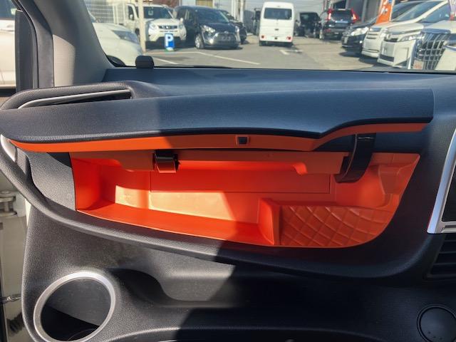 シエンタ ファンベースＧ　衝突軽減　レーンキープ　両側電動　ナビ　フルセグ　Ｂカメラ　Ｂｌｕｅｔｏｏｔｈオーディオ　ＥＴＣ２．０　Ｉストップ　スマキー　禁煙車　ＡＢＳ　オートハイビーム　電格ミラー　ＣＤ（42枚目）