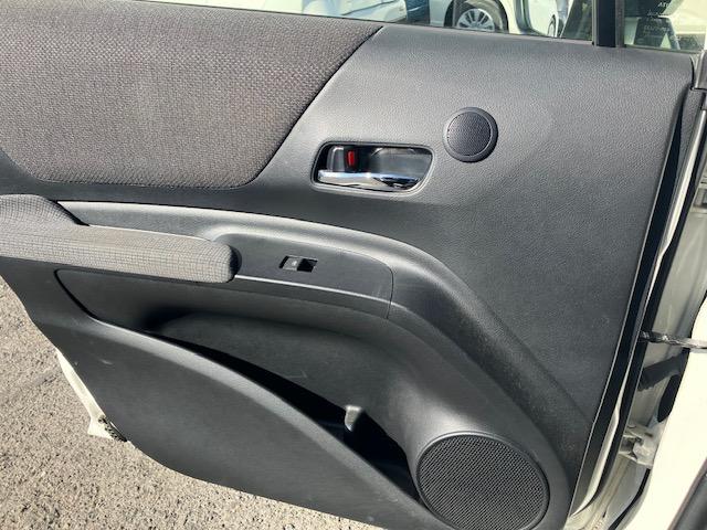 シエンタ ファンベースＧ　衝突軽減　レーンキープ　両側電動　ナビ　フルセグ　Ｂカメラ　Ｂｌｕｅｔｏｏｔｈオーディオ　ＥＴＣ２．０　Ｉストップ　スマキー　禁煙車　ＡＢＳ　オートハイビーム　電格ミラー　ＣＤ（44枚目）