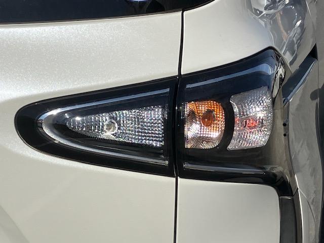 シエンタ ファンベースＧ　衝突軽減　レーンキープ　両側電動　ナビ　フルセグ　Ｂカメラ　Ｂｌｕｅｔｏｏｔｈオーディオ　ＥＴＣ２．０　Ｉストップ　スマキー　禁煙車　ＡＢＳ　オートハイビーム　電格ミラー　ＣＤ（53枚目）