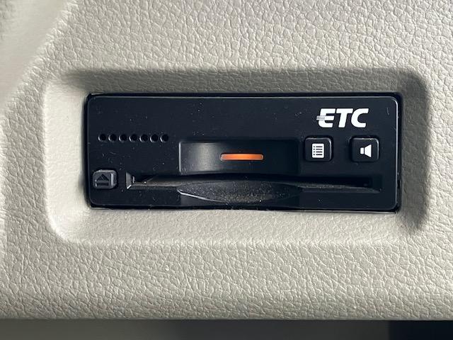 スペーシア Ｘ　衝突軽減　レーンキープ　片側電動　シートヒーター　ナビ　フルセグ　全周囲カメラ　Ｂカメラ　Ｂｌｕｅｔｏｏｔｈオーディオ　ＥＴＣ　Ｉストップ　スマキー　ＡＢＳ　電格ミラー　ベンチシート　ＣＤ　ＤＶＤ再生（7枚目）