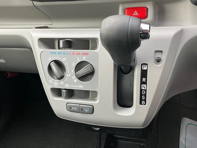 お車でお越しの方！東京方面からお越しの方は、新青梅街道「滝山南」の信号を北上して頂き「下里二丁目」の信号を所沢方面へ進んで頂きますと右手に御ございます！当店は所沢街道に面している場所にございます！