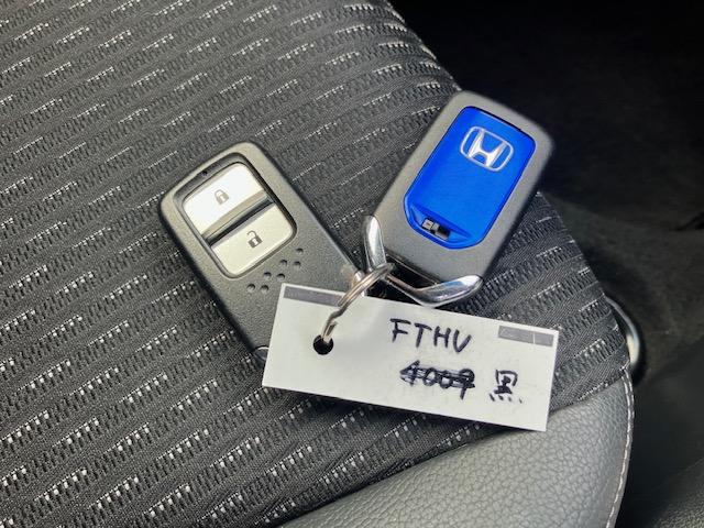 フィットハイブリッド Ｌパッケージ　４ＷＤ　オートクルーズ　ハーフレザー　ナビ　フルセグ　Ｂカメラ　Ｂｌｕｅｔｏｏｔｈオーディオ　ＥＴＣ　Ｉストップ　ＬＥＤヘッドライト　１５インチＡＷ　スマキー　禁煙車　横滑り防止　ＡＢＳ　電格ミラー（17枚目）