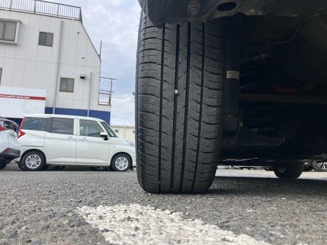 フィットハイブリッド Ｌパッケージ　４ＷＤ　オートクルーズ　ハーフレザー　ナビ　フルセグ　Ｂカメラ　Ｂｌｕｅｔｏｏｔｈオーディオ　ＥＴＣ　Ｉストップ　ＬＥＤヘッドライト　１５インチＡＷ　スマキー　禁煙車　横滑り防止　ＡＢＳ　電格ミラー（20枚目）