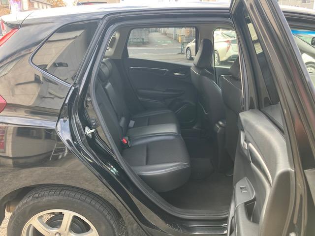 フィットハイブリッド Ｌパッケージ　４ＷＤ　オートクルーズ　ハーフレザー　ナビ　フルセグ　Ｂカメラ　Ｂｌｕｅｔｏｏｔｈオーディオ　ＥＴＣ　Ｉストップ　ＬＥＤヘッドライト　１５インチＡＷ　スマキー　禁煙車　横滑り防止　ＡＢＳ　電格ミラー（31枚目）