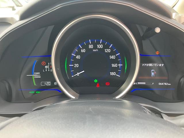 フィットハイブリッド Ｌパッケージ　４ＷＤ　オートクルーズ　ハーフレザー　ナビ　フルセグ　Ｂカメラ　Ｂｌｕｅｔｏｏｔｈオーディオ　ＥＴＣ　Ｉストップ　ＬＥＤヘッドライト　１５インチＡＷ　スマキー　禁煙車　横滑り防止　ＡＢＳ　電格ミラー（43枚目）