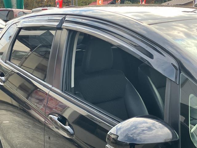 フィットハイブリッド Ｌパッケージ　４ＷＤ　オートクルーズ　ハーフレザー　ナビ　フルセグ　Ｂカメラ　Ｂｌｕｅｔｏｏｔｈオーディオ　ＥＴＣ　Ｉストップ　ＬＥＤヘッドライト　１５インチＡＷ　スマキー　禁煙車　横滑り防止　ＡＢＳ　電格ミラー（53枚目）