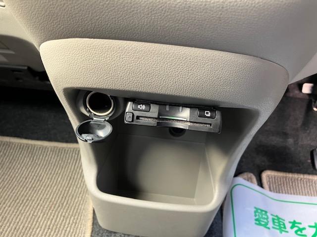ピクシスエポック Ｌ　ナビ　ワンセグ　Ｂｌｕｅｔｏｏｔｈオーディオ　ＥＴＣ　Ｉストップ　キーレス　ＡＢＳ　ＣＤ　運転席エアバッグ　助手席エアバッグ　エアコン　パワーウィンドウ　パワーステアリング（8枚目）