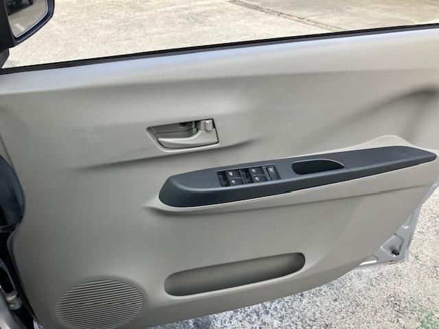 ピクシスエポック Ｌ　ナビ　ワンセグ　Ｂｌｕｅｔｏｏｔｈオーディオ　ＥＴＣ　Ｉストップ　キーレス　ＡＢＳ　ＣＤ　運転席エアバッグ　助手席エアバッグ　エアコン　パワーウィンドウ　パワーステアリング（13枚目）