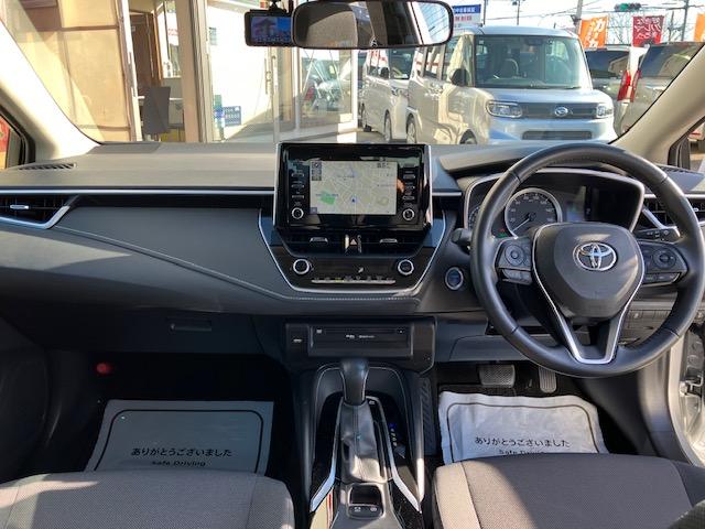 カローラ ハイブリッド　Ｓ　衝突軽減　レーンキープ　障害物センサー　アダプティブクルーズ　ナビ　Ｂカメラ　Ｂｌｕｅｔｏｏｔｈオーディオ　Ｉストップ　ＬＥＤヘッドライト　１６インチＡＷ　スマキー　禁煙車　ＡＢＳ　オートハイビーム（3枚目）