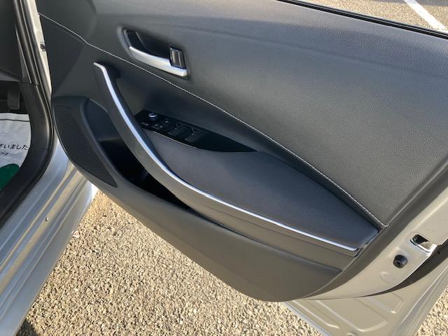 カローラ ハイブリッド　Ｓ　衝突軽減　レーンキープ　障害物センサー　アダプティブクルーズ　ナビ　Ｂカメラ　Ｂｌｕｅｔｏｏｔｈオーディオ　Ｉストップ　ＬＥＤヘッドライト　１６インチＡＷ　スマキー　禁煙車　ＡＢＳ　オートハイビーム（14枚目）