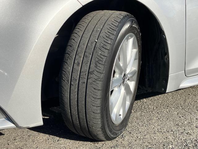 カローラ ハイブリッド　Ｓ　衝突軽減　レーンキープ　障害物センサー　アダプティブクルーズ　ナビ　Ｂカメラ　Ｂｌｕｅｔｏｏｔｈオーディオ　Ｉストップ　ＬＥＤヘッドライト　１６インチＡＷ　スマキー　禁煙車　ＡＢＳ　オートハイビーム（23枚目）