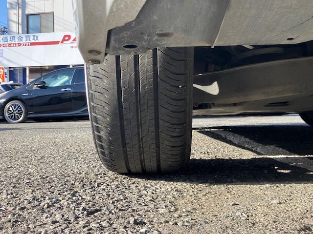 カローラ ハイブリッド　Ｓ　衝突軽減　レーンキープ　障害物センサー　アダプティブクルーズ　ナビ　Ｂカメラ　Ｂｌｕｅｔｏｏｔｈオーディオ　Ｉストップ　ＬＥＤヘッドライト　１６インチＡＷ　スマキー　禁煙車　ＡＢＳ　オートハイビーム（24枚目）