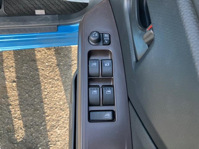 ルーミー X S 衝突軽減 片側電動 ナビ ワンセグ Bカメラ Bluetoothオーディオ ETC Iストップ LEDヘッドライト スマキー 禁煙車 ABS 電格ミラー CD 運転席エアバッグ 助手席エアバッグ(34枚目)