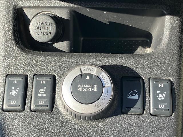 エクストレイル 20X 4WD パークアシスト 革シート シートヒーター ナビ ETC HID 17インチAW スマキー 禁煙車 フルフラット ABS 運転席エアバッグ 助手席エアバッグ ルーフレール エアコン(8枚目)