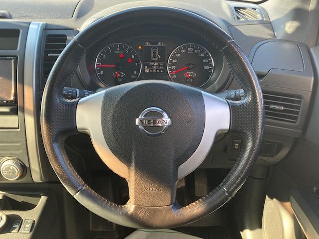 エクストレイル 20X 4WD パークアシスト 革シート シートヒーター ナビ ETC HID 17インチAW スマキー 禁煙車 フルフラット ABS 運転席エアバッグ 助手席エアバッグ ルーフレール エアコン(13枚目)