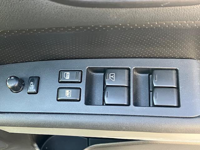 エクストレイル 20X 4WD パークアシスト 革シート シートヒーター ナビ ETC HID 17インチAW スマキー 禁煙車 フルフラット ABS 運転席エアバッグ 助手席エアバッグ ルーフレール エアコン(37枚目)