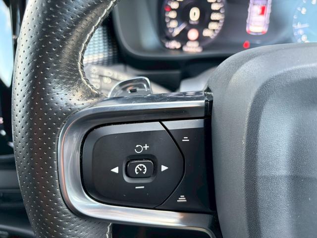 ＸＣ４０ Ｔ４　ＡＷＤ　Ｒデザイン　ワンオーナー・地デジＴＶ・３６０°カメラ・アイドリングストップ・ドライブレコーダー・ＥＴＣ・ハーフレザーシート・パワーシート・パワーバックドア・パドルシフト・シートメモリー・パークアシスト・スペアキー（18枚目）