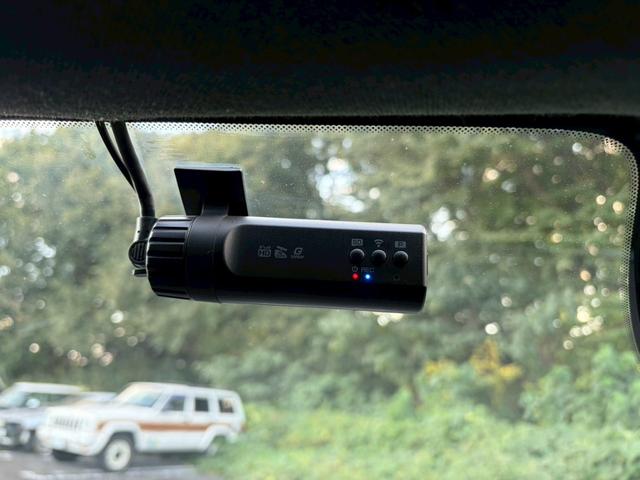 ＸＣ４０ Ｔ４　ＡＷＤ　Ｒデザイン　ワンオーナー・地デジＴＶ・３６０°カメラ・アイドリングストップ・ドライブレコーダー・ＥＴＣ・ハーフレザーシート・パワーシート・パワーバックドア・パドルシフト・シートメモリー・パークアシスト・スペアキー（20枚目）