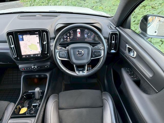 ＸＣ４０ Ｔ４　ＡＷＤ　Ｒデザイン　ワンオーナー・地デジＴＶ・３６０°カメラ・アイドリングストップ・ドライブレコーダー・ＥＴＣ・ハーフレザーシート・パワーシート・パワーバックドア・パドルシフト・シートメモリー・パークアシスト・スペアキー（27枚目）