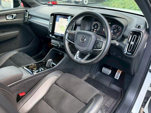ＸＣ４０ Ｔ４　ＡＷＤ　Ｒデザイン　ワンオーナー・地デジＴＶ・３６０°カメラ・アイドリングストップ・ドライブレコーダー・ＥＴＣ・ハーフレザーシート・パワーシート・パワーバックドア・パドルシフト・シートメモリー・パークアシスト・スペアキー（29枚目）