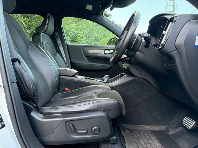ＸＣ４０ Ｔ４　ＡＷＤ　Ｒデザイン　ワンオーナー・地デジＴＶ・３６０°カメラ・アイドリングストップ・ドライブレコーダー・ＥＴＣ・ハーフレザーシート・パワーシート・パワーバックドア・パドルシフト・シートメモリー・パークアシスト・スペアキー（30枚目）