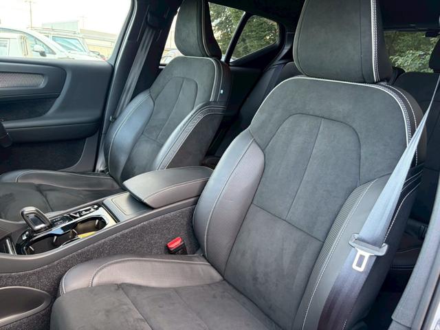 ＸＣ４０ Ｔ４　ＡＷＤ　Ｒデザイン　ワンオーナー・地デジＴＶ・３６０°カメラ・アイドリングストップ・ドライブレコーダー・ＥＴＣ・ハーフレザーシート・パワーシート・パワーバックドア・パドルシフト・シートメモリー・パークアシスト・スペアキー（33枚目）