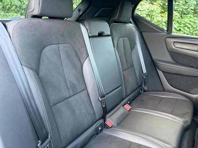 ＸＣ４０ Ｔ４　ＡＷＤ　Ｒデザイン　ワンオーナー・地デジＴＶ・３６０°カメラ・アイドリングストップ・ドライブレコーダー・ＥＴＣ・ハーフレザーシート・パワーシート・パワーバックドア・パドルシフト・シートメモリー・パークアシスト・スペアキー（34枚目）