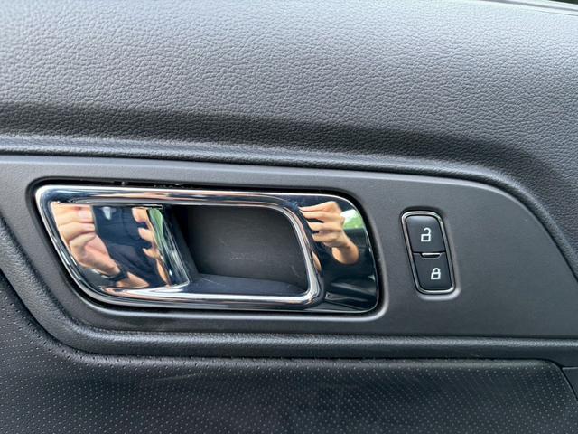 FORD MUSTANG 50 YEARS EDITION