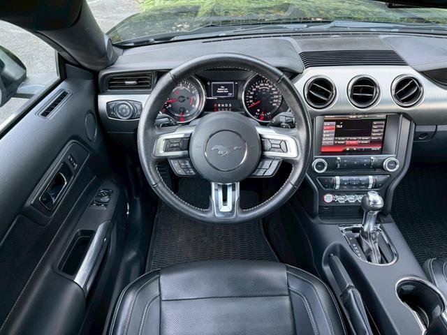 FORD MUSTANG 50 YEARS EDITION