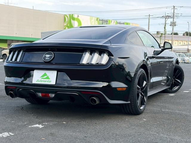 FORD MUSTANG 50 YEARS EDITION