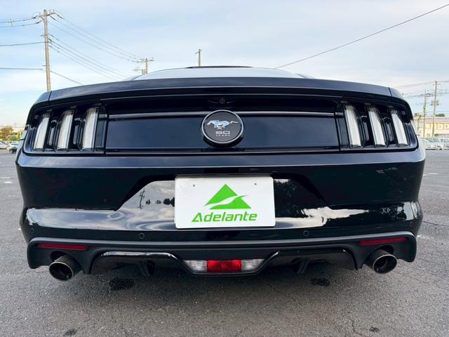 FORD MUSTANG 50 YEARS EDITION