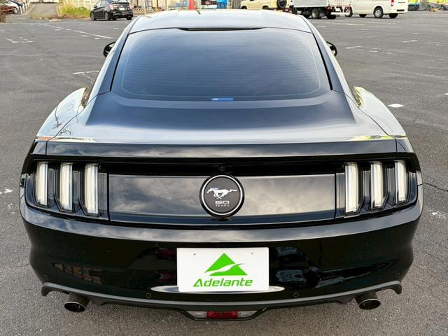 FORD MUSTANG 50 YEARS EDITION