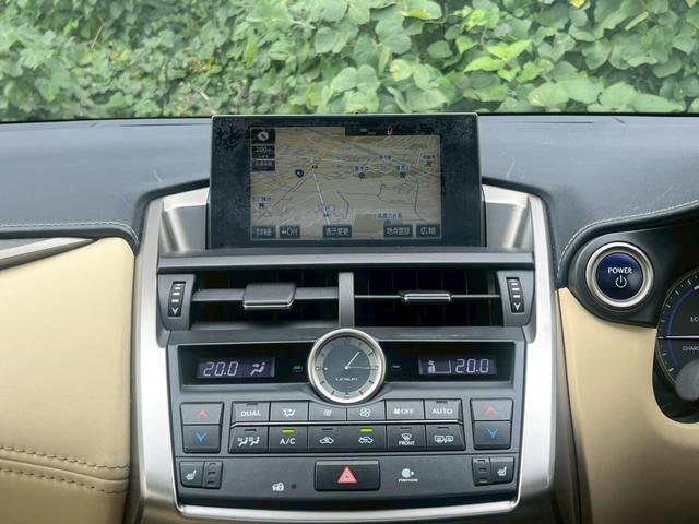 NX NX300h Iパッケージ 全国1年保証・パノラマルーフ・レザーシート・地デジTV・バックカメラ・パワーバックドア・クリアランスソナー・オートマチックハイビーム・ステアリングヒーター・純正17インチAW・ETC・シートヒーター・(10枚目)