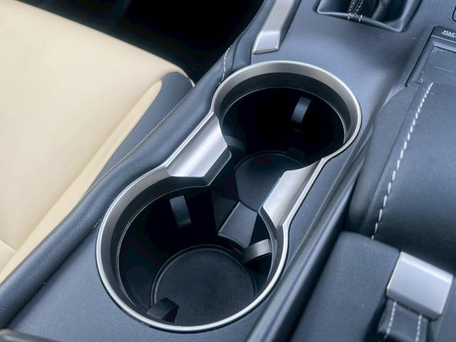 NX NX300h Iパッケージ 全国1年保証・パノラマルーフ・レザーシート・地デジTV・バックカメラ・パワーバックドア・クリアランスソナー・オートマチックハイビーム・ステアリングヒーター・純正17インチAW・ETC・シートヒーター・(19枚目)