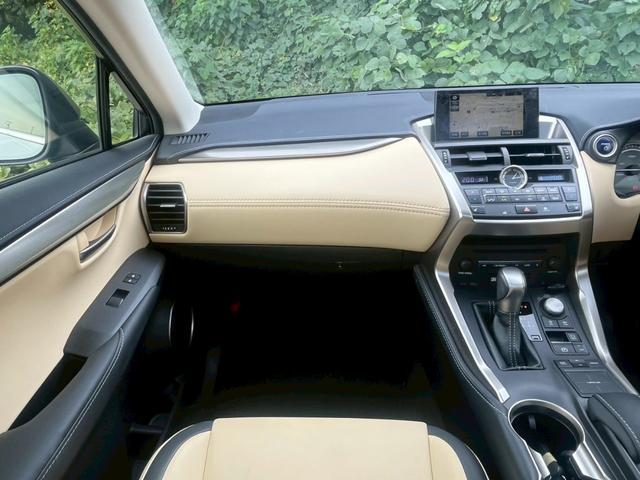 NX NX300h Iパッケージ 全国1年保証・パノラマルーフ・レザーシート・地デジTV・バックカメラ・パワーバックドア・クリアランスソナー・オートマチックハイビーム・ステアリングヒーター・純正17インチAW・ETC・シートヒーター・(35枚目)