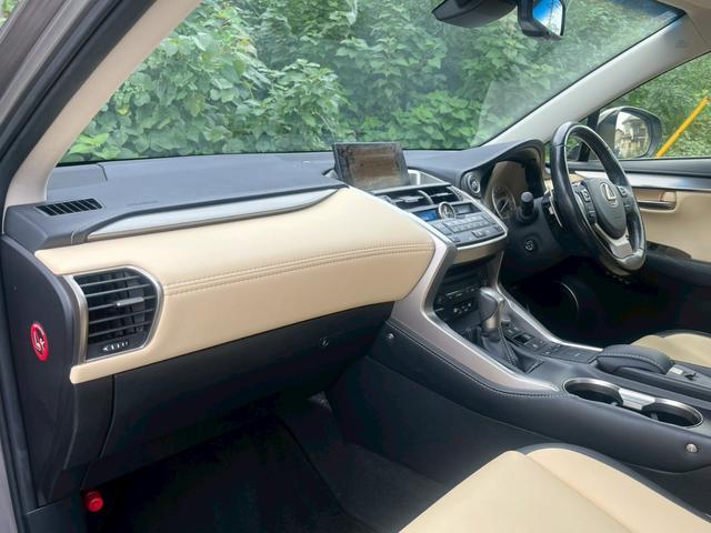 NX NX300h Iパッケージ 全国1年保証・パノラマルーフ・レザーシート・地デジTV・バックカメラ・パワーバックドア・クリアランスソナー・オートマチックハイビーム・ステアリングヒーター・純正17インチAW・ETC・シートヒーター・(39枚目)