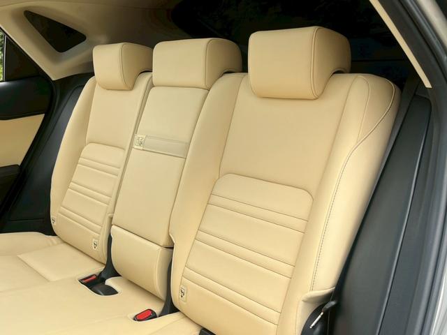 NX NX300h Iパッケージ 全国1年保証・パノラマルーフ・レザーシート・地デジTV・バックカメラ・パワーバックドア・クリアランスソナー・オートマチックハイビーム・ステアリングヒーター・純正17インチAW・ETC・シートヒーター・(44枚目)