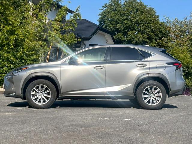 NX NX300h Iパッケージ 全国1年保証・パノラマルーフ・レザーシート・地デジTV・バックカメラ・パワーバックドア・クリアランスソナー・オートマチックハイビーム・ステアリングヒーター・純正17インチAW・ETC・シートヒーター・(65枚目)