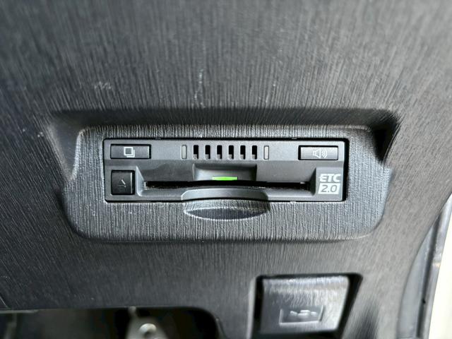 プリウスアルファ Sツーリングセレクション・GRスポーツ 全国1年保証・ユーザー買取車両・純正ナビ・地デジTV・バックカメラ・ハーフレザーシート・ETC2.0・社外19インチアルミ・車高調・スマートキー・プッシュスタート・LEDヘッドライト・フォグ(18枚目)